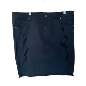 Torrid Black Distressed Denim Mini Skirt Size 18 NWT Raw Hem Stretch Plus